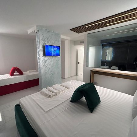 Comfort Hotel Struga Esterno foto