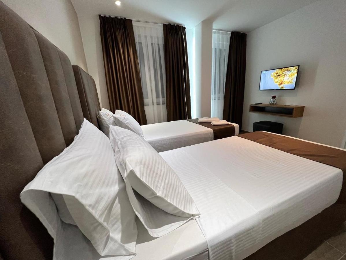 Comfort Hotel Struga Esterno foto