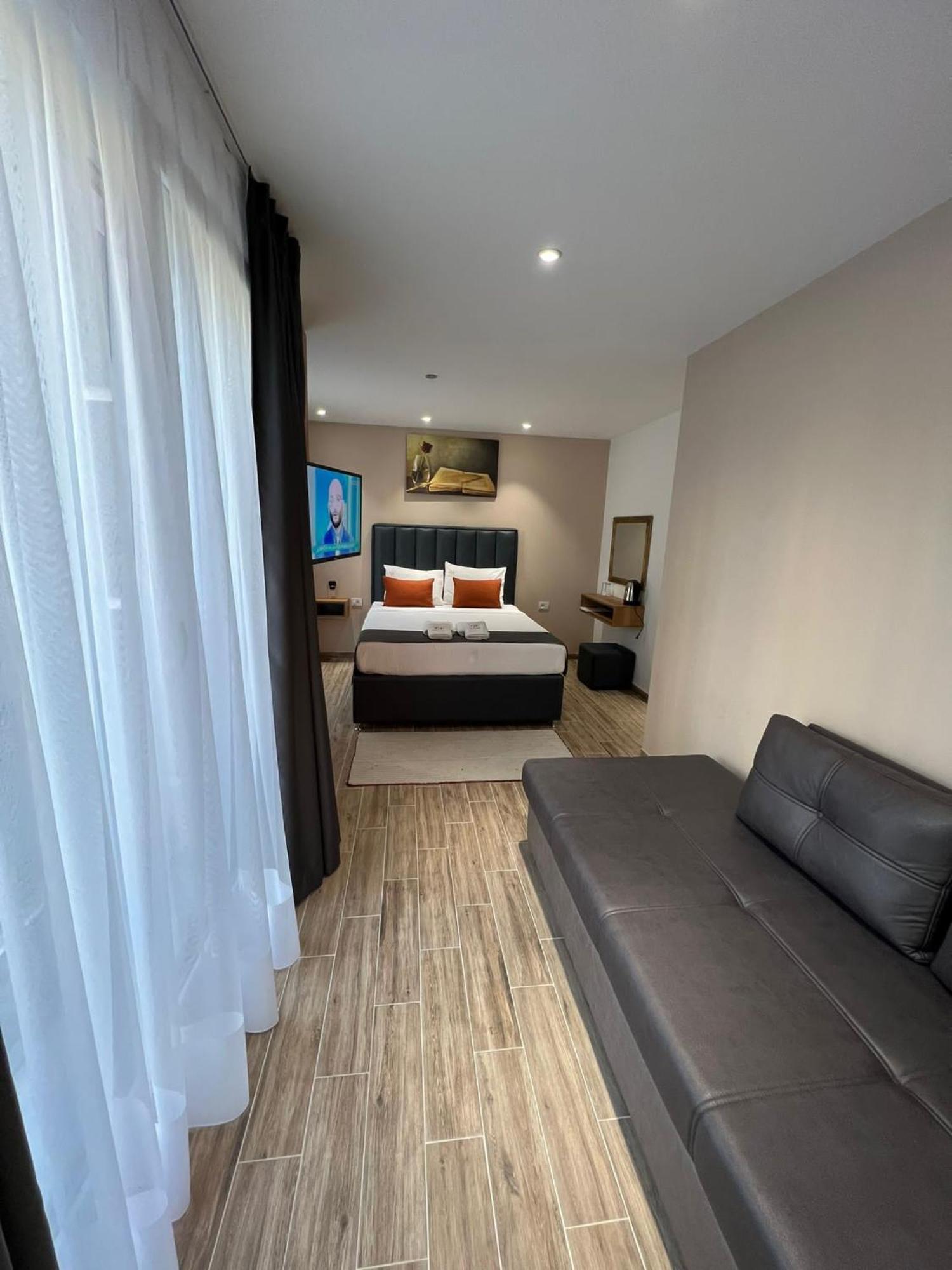 Comfort Hotel Struga Esterno foto