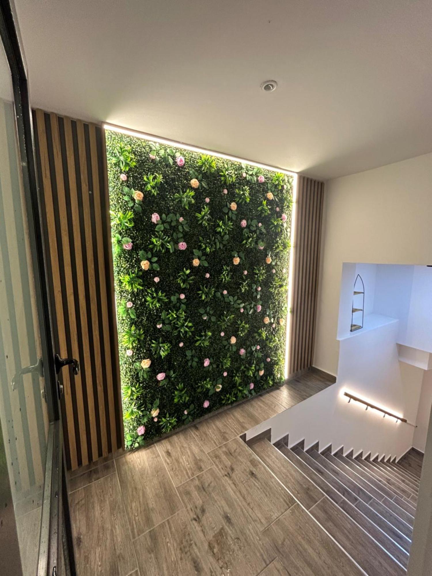 Comfort Hotel Struga Esterno foto