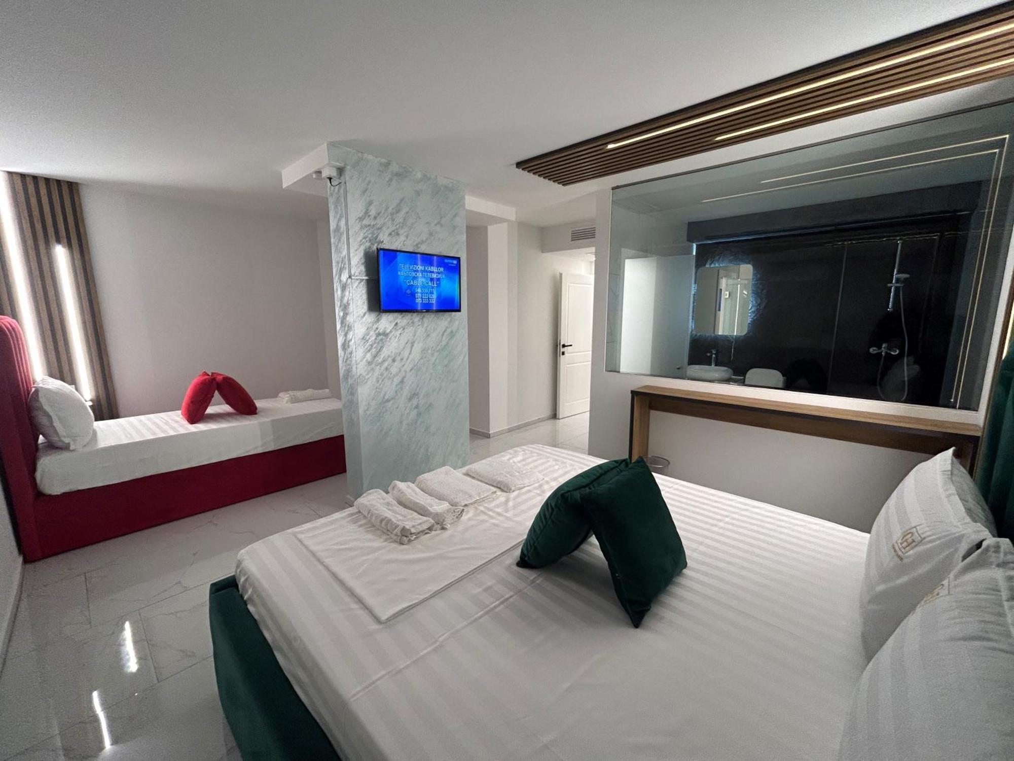 Comfort Hotel Struga Esterno foto