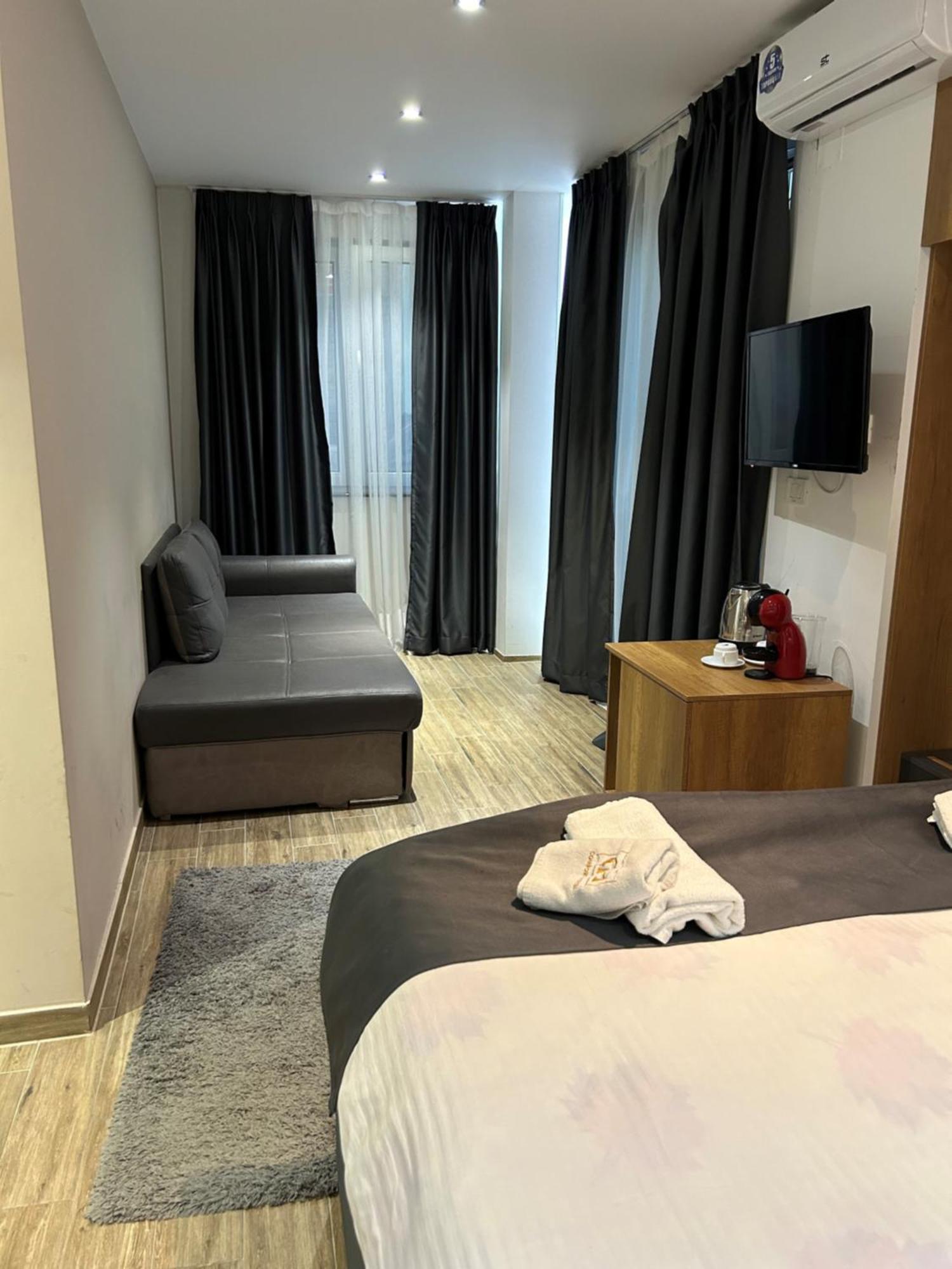 Comfort Hotel Struga Esterno foto