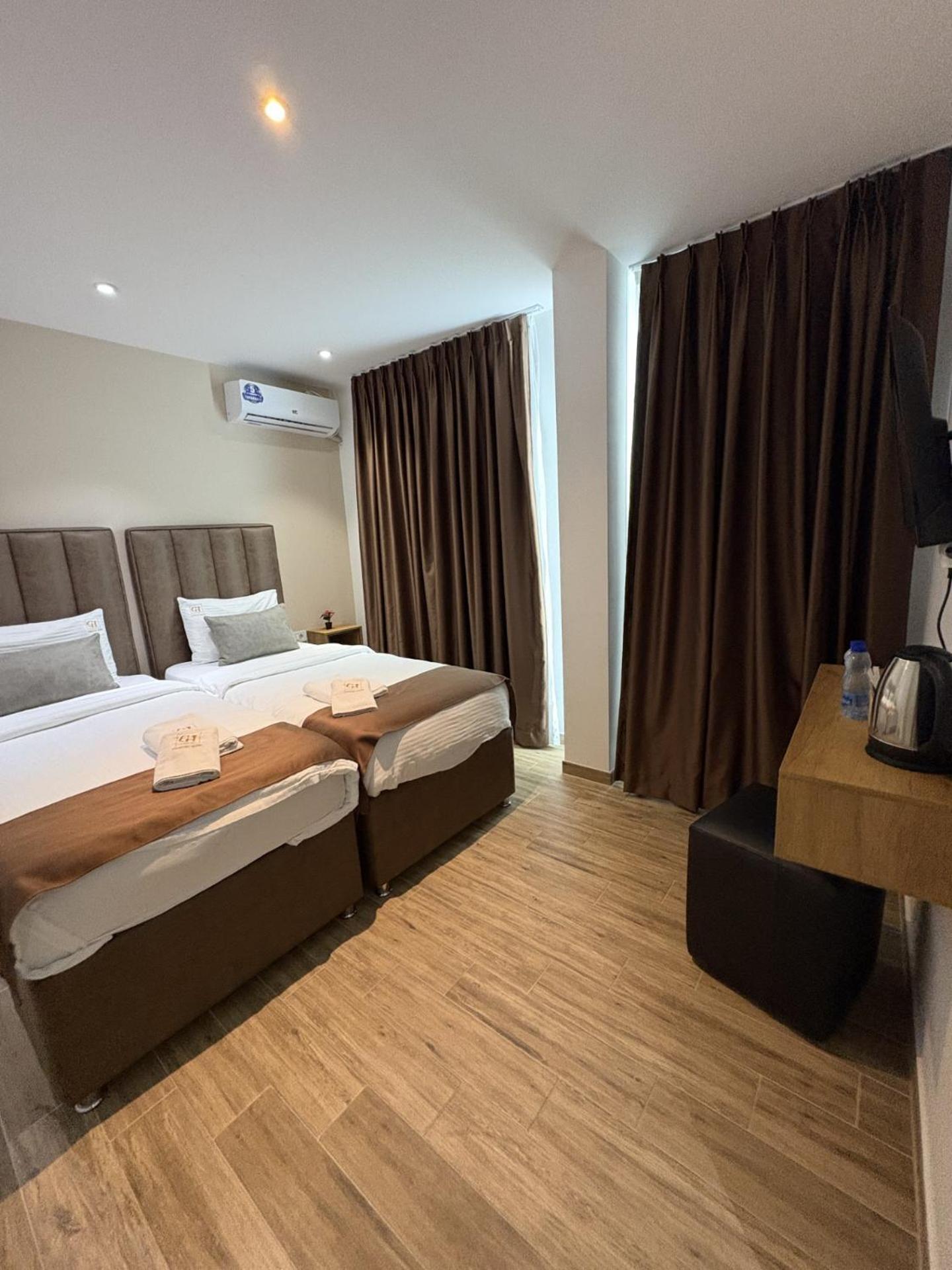 Comfort Hotel Struga Esterno foto