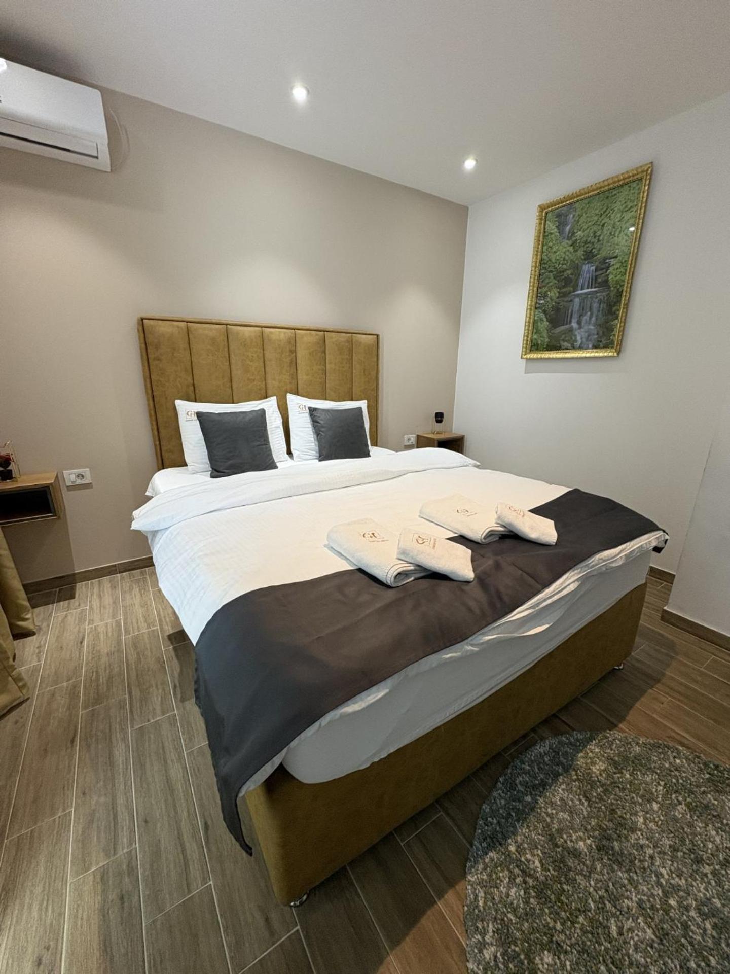Comfort Hotel Struga Esterno foto