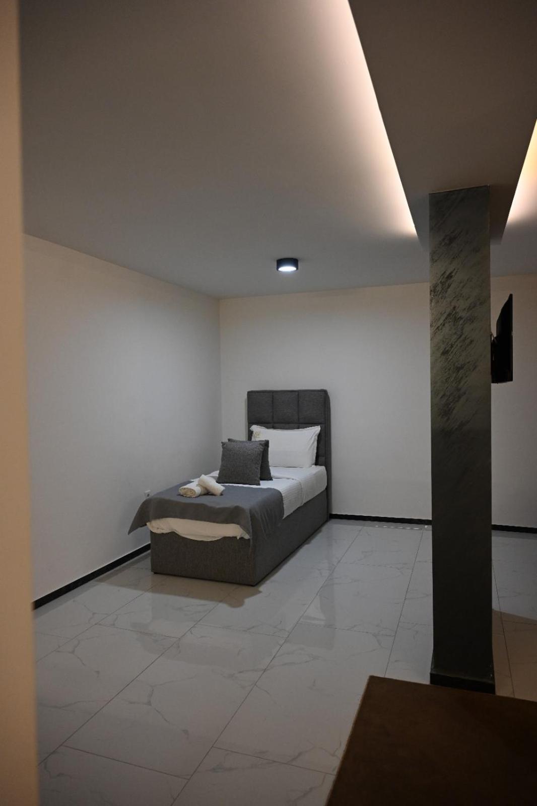Comfort Hotel Struga Esterno foto